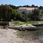 By The Sea Pomena - Mljet - 10426 דירה *