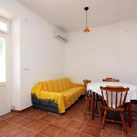 Apartman By The Sea Pomena, Mljet - 10426 *